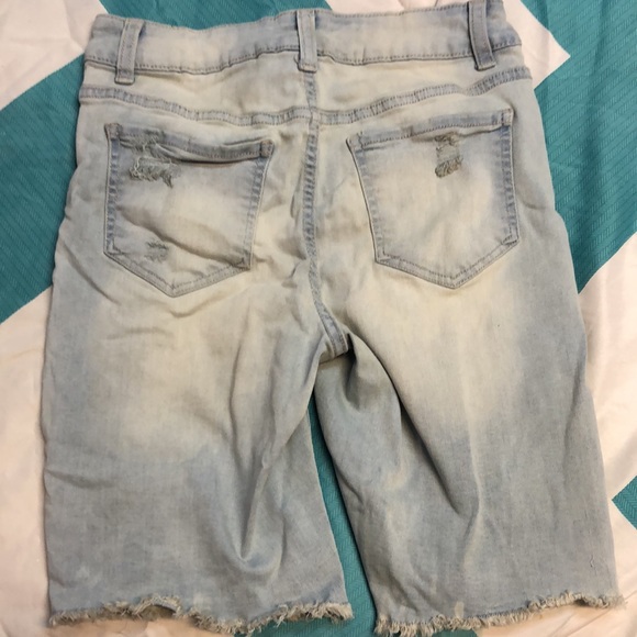 Time and tru. Light wash, above the knee shorts - Picture 2 of 4